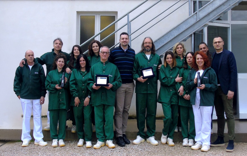 Ripro Avicola members awarded Ross 162 Club award