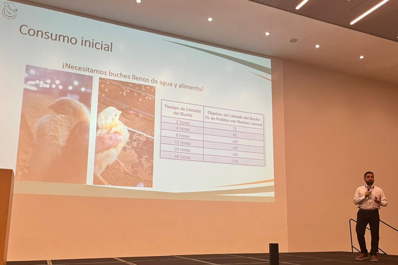 Henry Rivas speaks at XVI National Poultry Day in Costa Rica