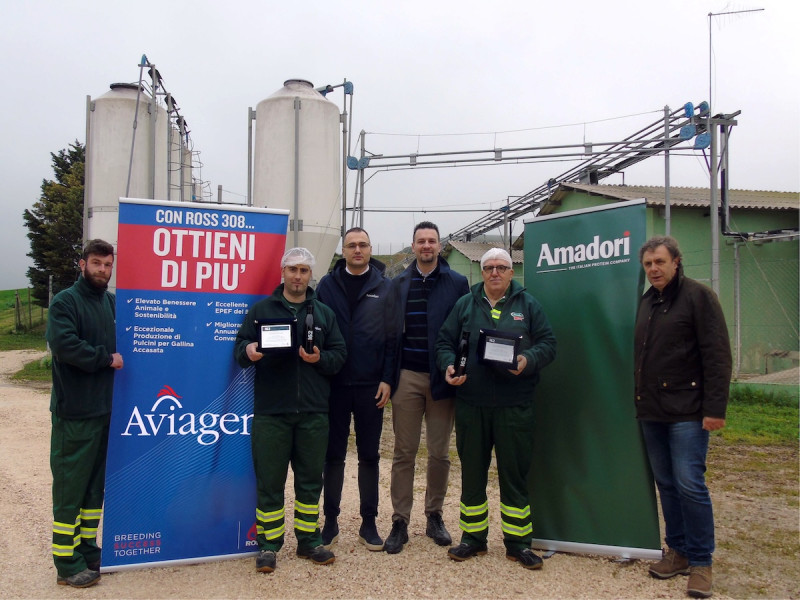 Aviagen and Amadori Group pose with Ross 162 Club award